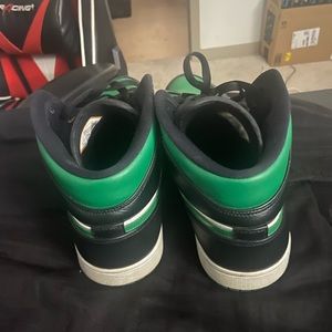 Pine green Jordan’s 1s